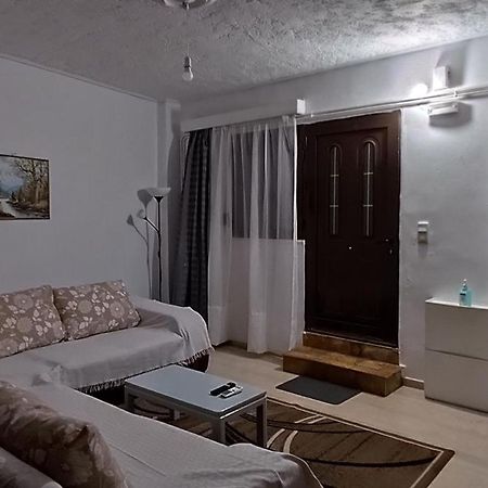 Ευρύχωρο Και Άνετο Διαμέρισμα Στην Ιτέα Joanna'S Apartment Kirra Bagian luar foto